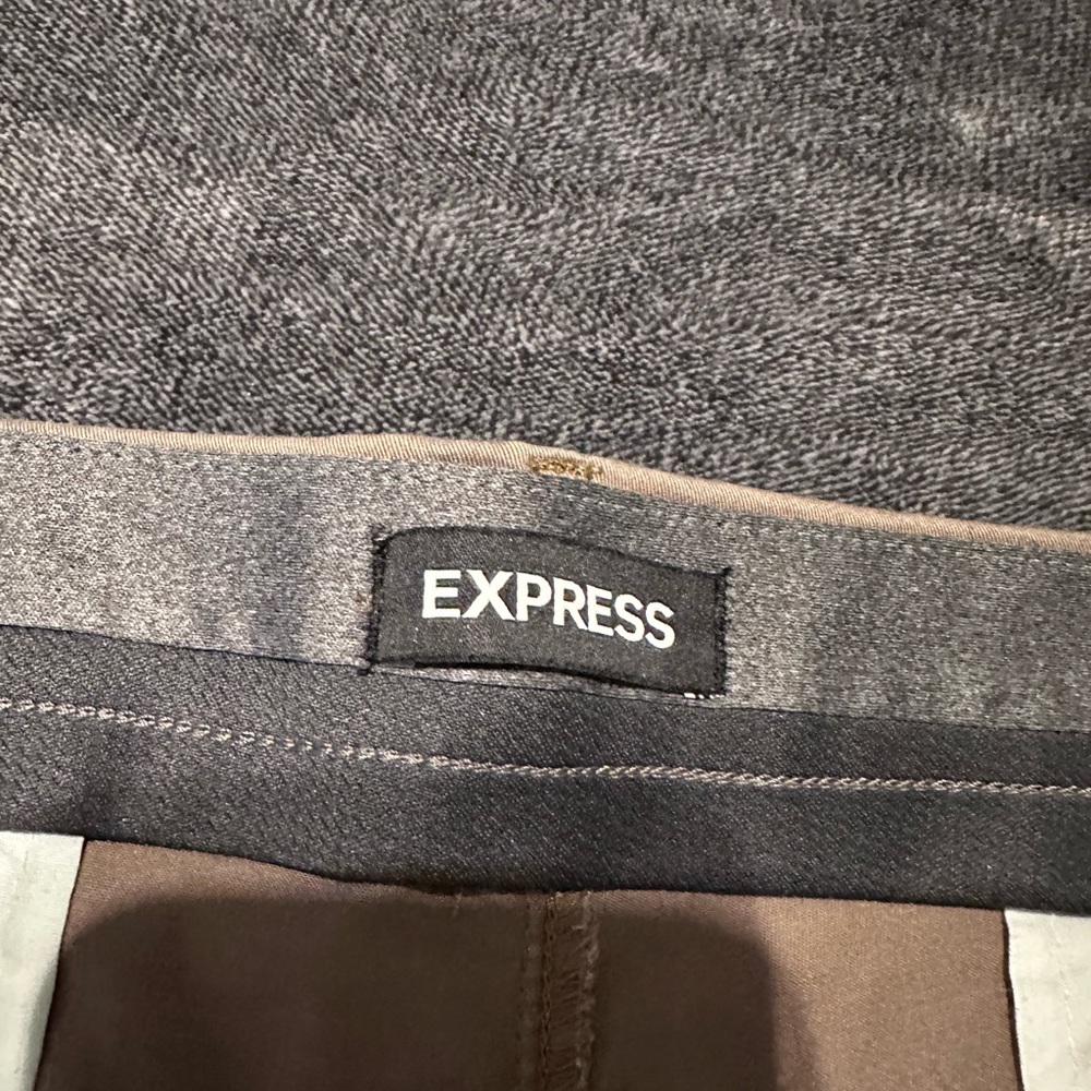 Express Shorts - Picture 3 of 5